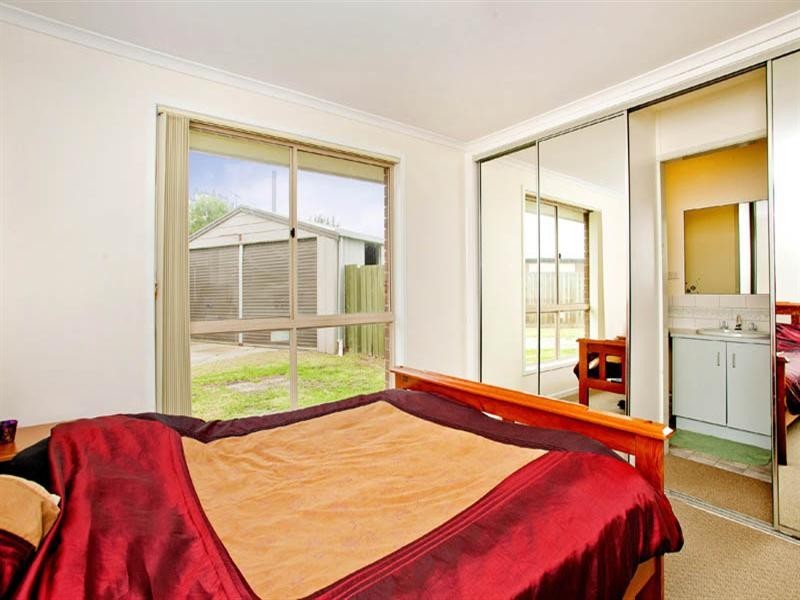 2 Bingara Avenue, Norlane VIC 3214