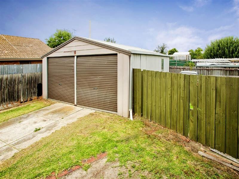 2 Bingara Avenue, Norlane VIC 3214