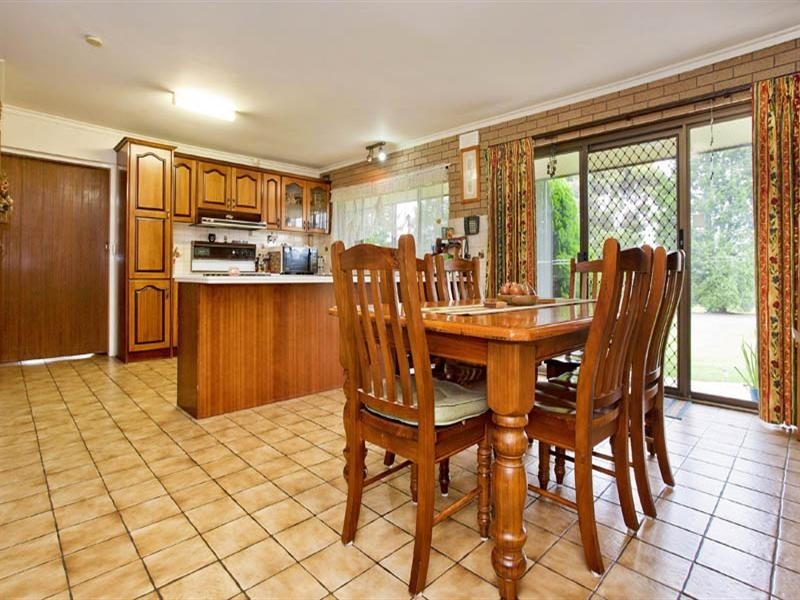 30 Orlando Grove, Lara VIC 3212