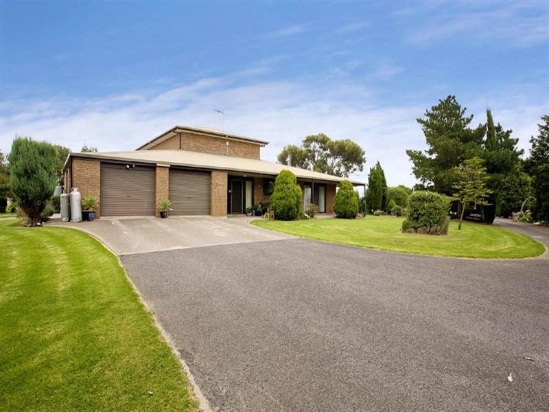 30 Orlando Grove, Lara VIC 3212