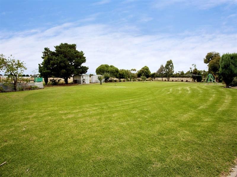 30 Orlando Grove, Lara VIC 3212