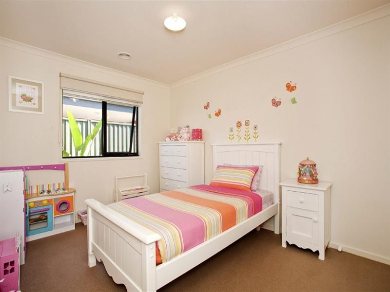 11 Moorhen Drive, Lara VIC 3212