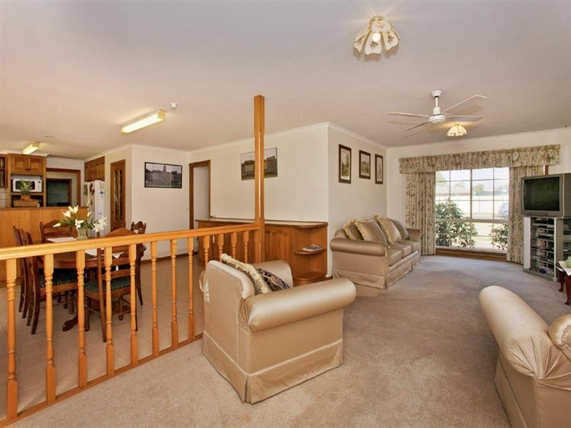 8 McAdam Court, Lara VIC 3212