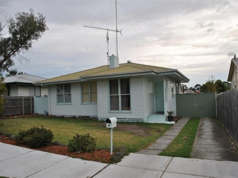 25 Waitara Grove, Norlane VIC 3214