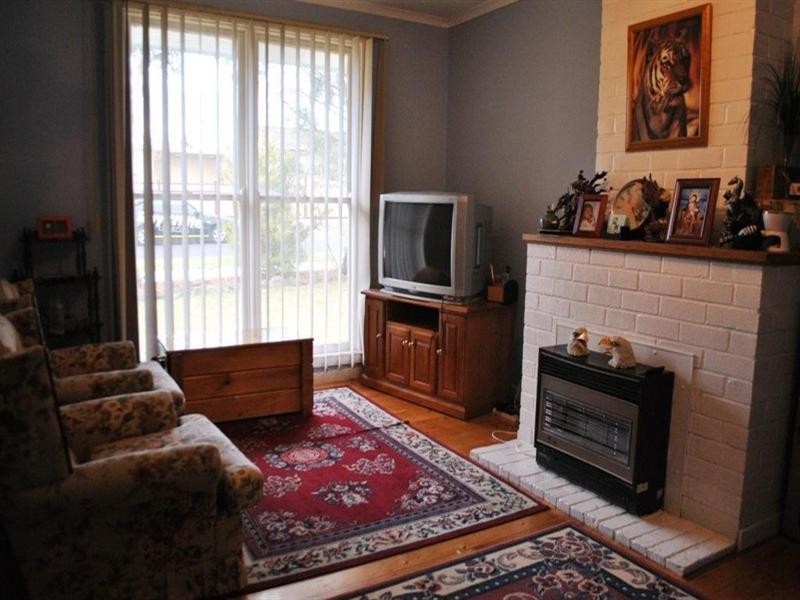25 Waitara Grove, Norlane VIC 3214