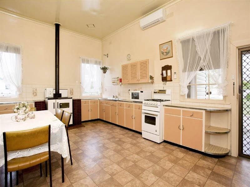 32 River Street, Little River VIC 3211