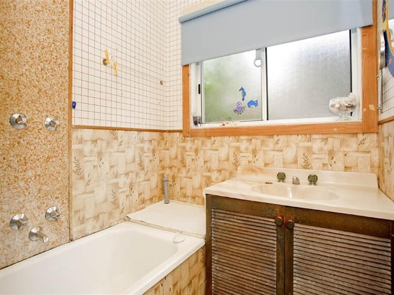 6 Rose Avenue, Norlane VIC 3214