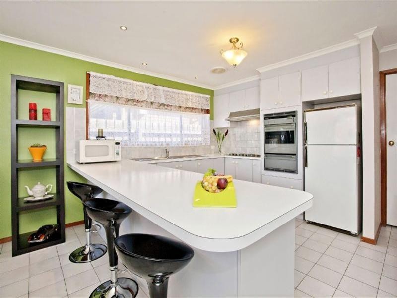 16 Waliki Court, Lara VIC 3212