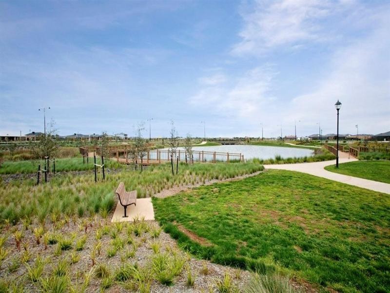 11 Springwater Drive, Lara VIC 3212