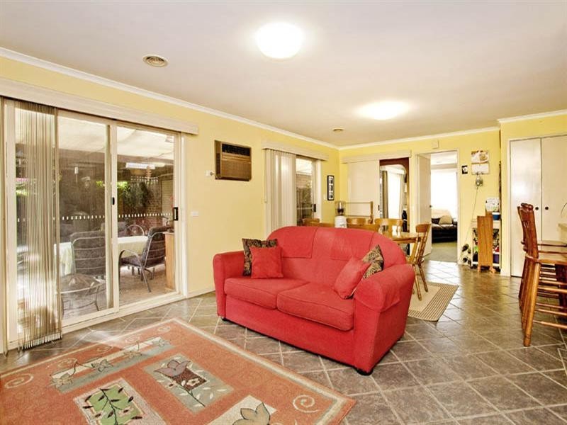21 Henderson Drive, Lara VIC 3212