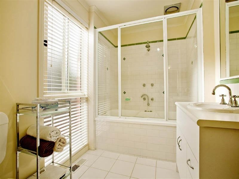 6 Cumberland Drive, Lara VIC 3212