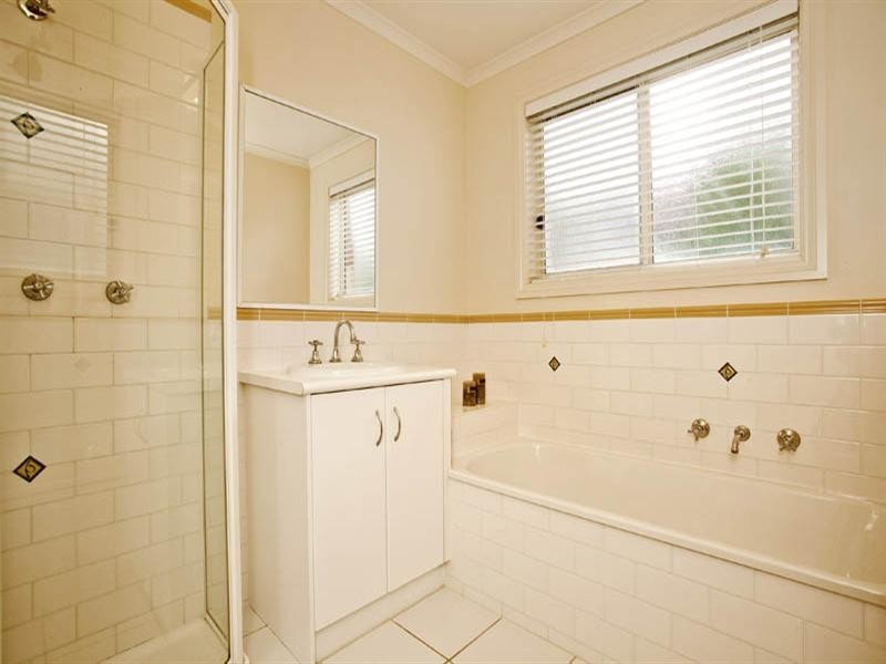 6 Cumberland Drive, Lara VIC 3212