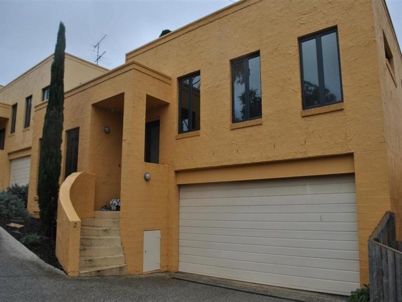 2/41 The Avenue, Belmont VIC 3216