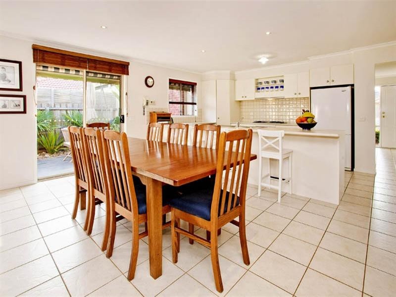 16 Brownlow Court, Lara VIC 3212