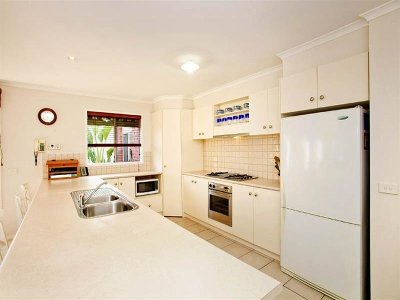 16 Brownlow Court, Lara VIC 3212