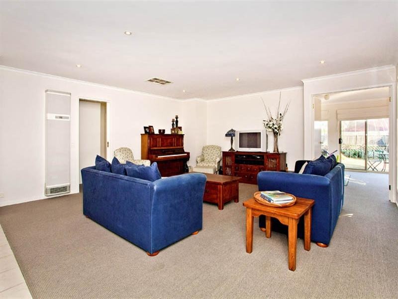 16 Brownlow Court, Lara VIC 3212