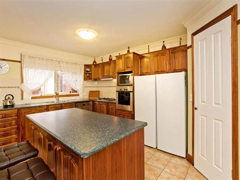 34 Lara Boulevard, Lara VIC 3212