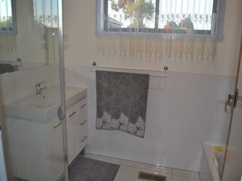 5 Waterford Avenue, Norlane VIC 3214