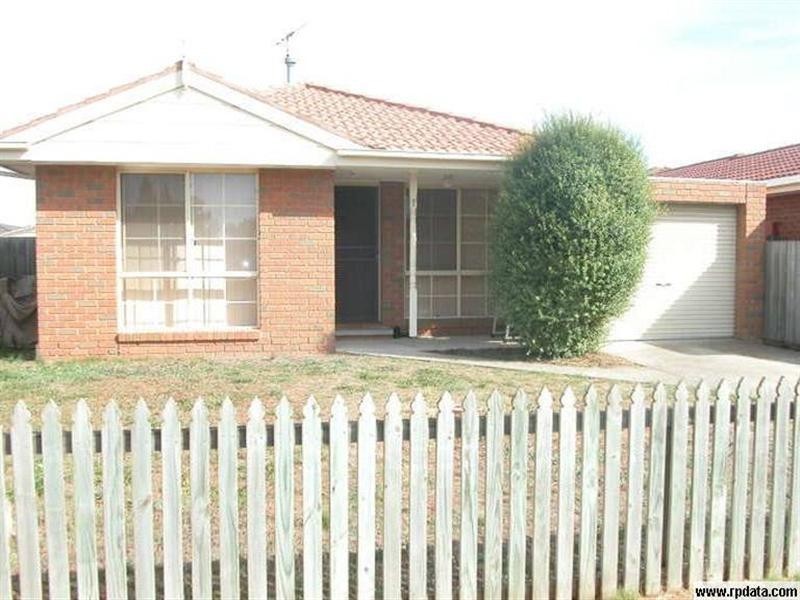 24 Richard Drive, Lara VIC 3212