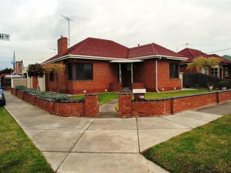 2 Walsh Grove, North Geelong VIC 3215