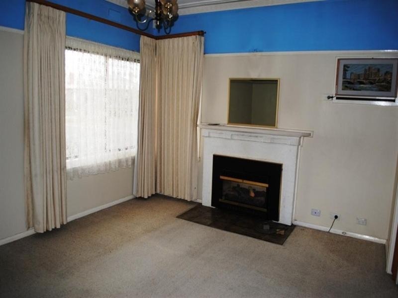 2 Walsh Grove, North Geelong VIC 3215