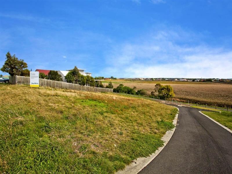 14 Nanton Close, Lara VIC 3212