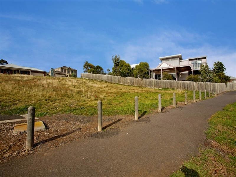 14 Nanton Close, Lara VIC 3212