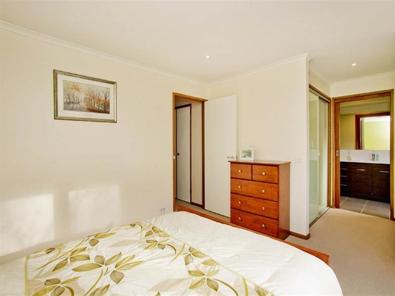 8 Anna Court, Lara VIC 3212