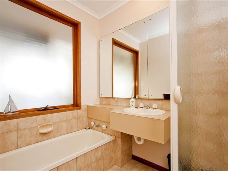 8 Anna Court, Lara VIC 3212