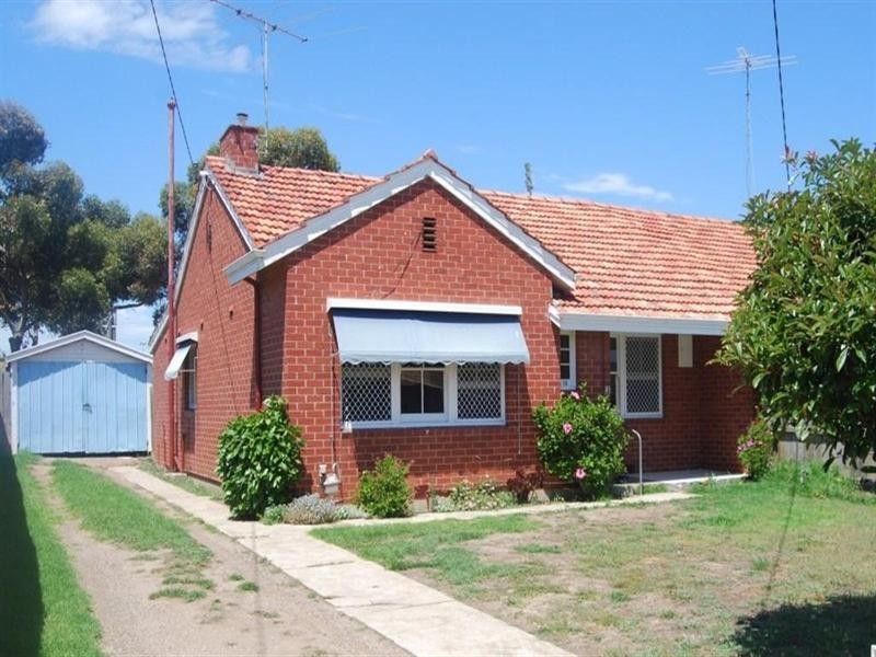 13 Pattison Avenue, North Geelong VIC 3215