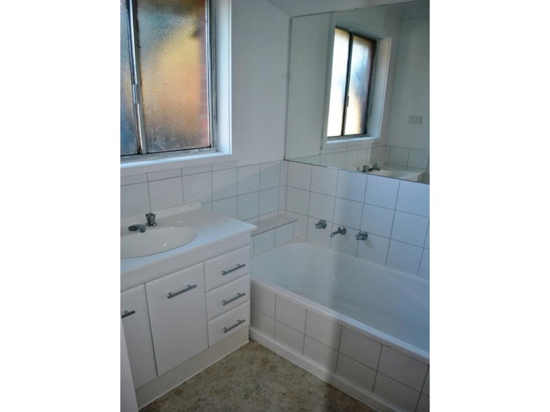 6 Leonis Court, Corio VIC 3214