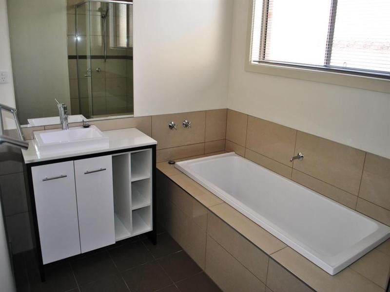 5 Hailar Lane, Lara VIC 3212