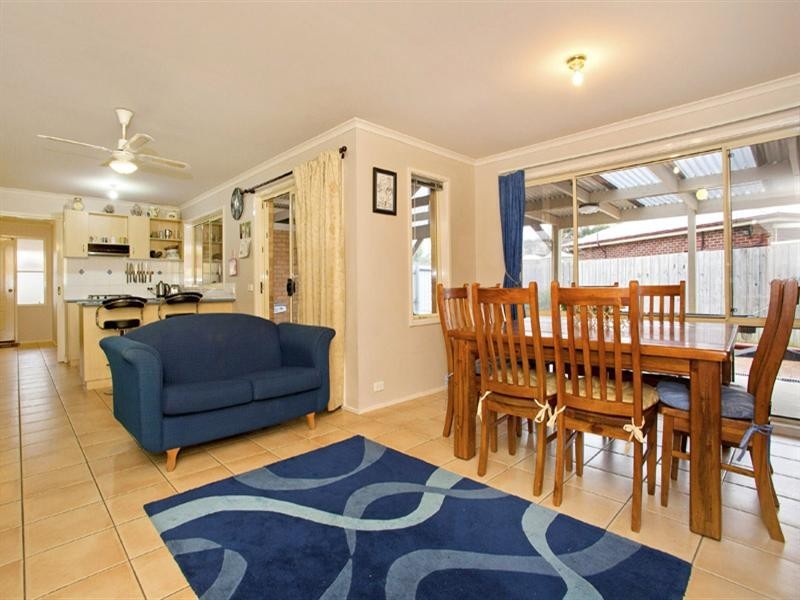 8 Marconi Place, Lara VIC 3212