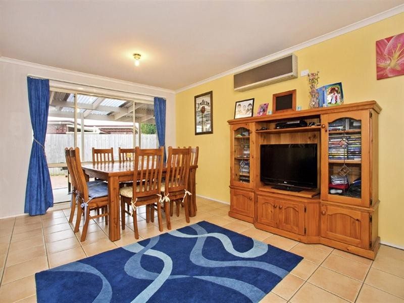 8 Marconi Place, Lara VIC 3212