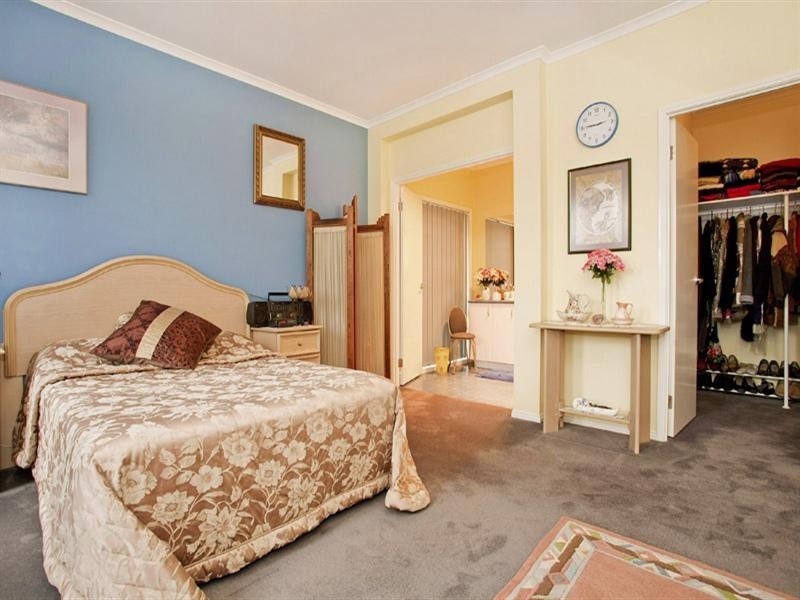 16 Cormican Place, Lovely Banks VIC 3221