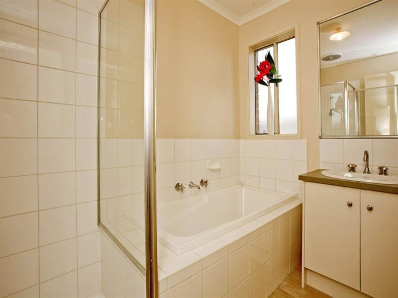 1 Nilaur Place, Lara VIC 3212
