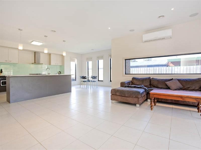 14 Hailar Lane, Lara VIC 3212