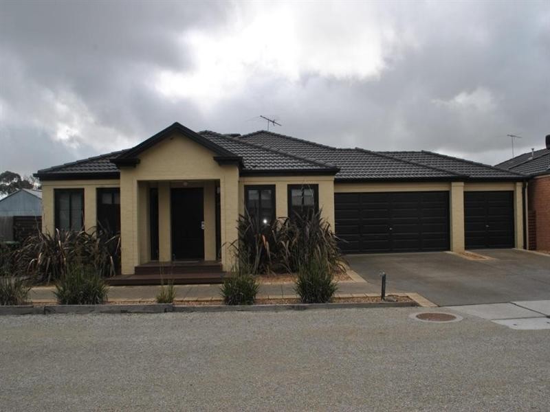 11 Nilaur Place, Lara VIC 3212