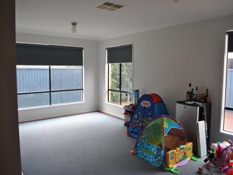 11 Nilaur Place, Lara VIC 3212