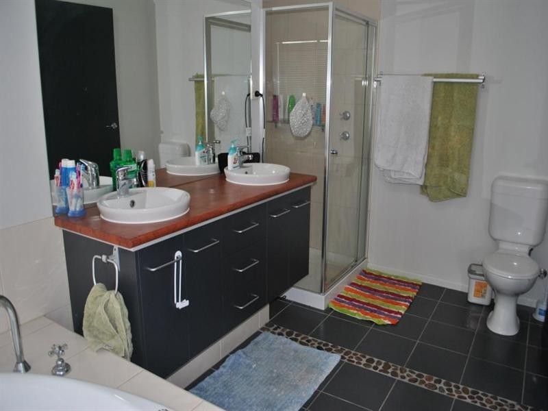 11 Nilaur Place, Lara VIC 3212