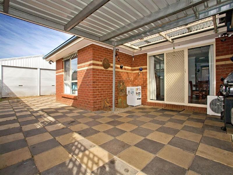 13 Blackbird Circuit, Lara VIC 3212