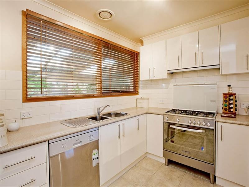 8 Hopgood Court, Lara VIC 3212