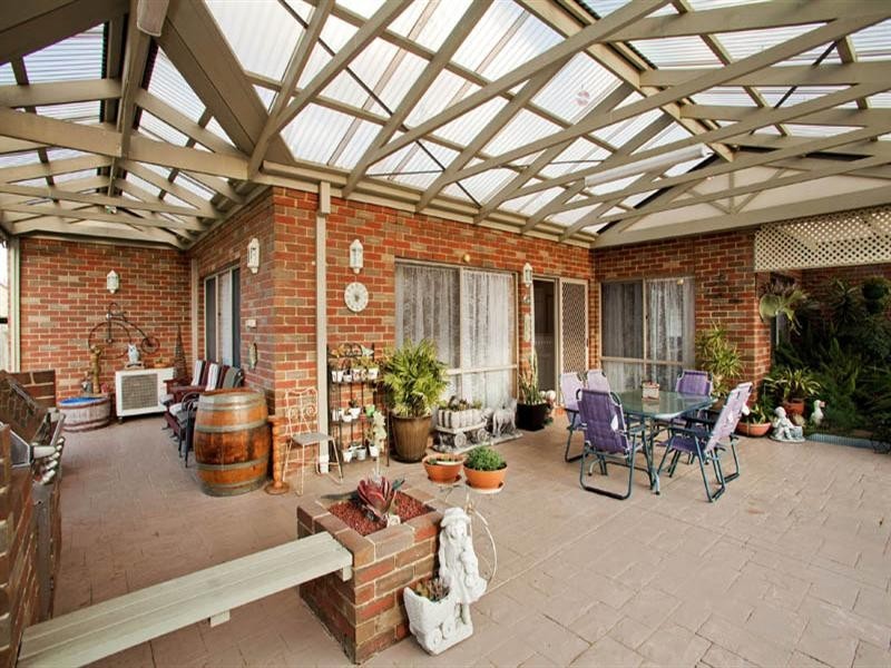 16 Sherwood Grove, Lara VIC 3212