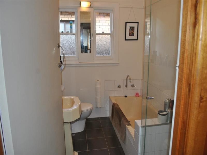 4 Shannon Avenue, Geelong West VIC 3218