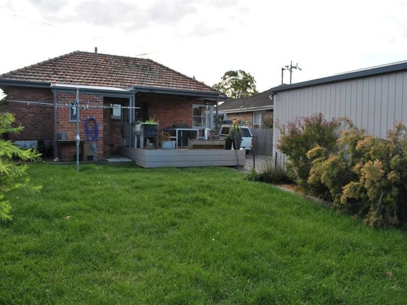 4 Shannon Avenue, Geelong West VIC 3218