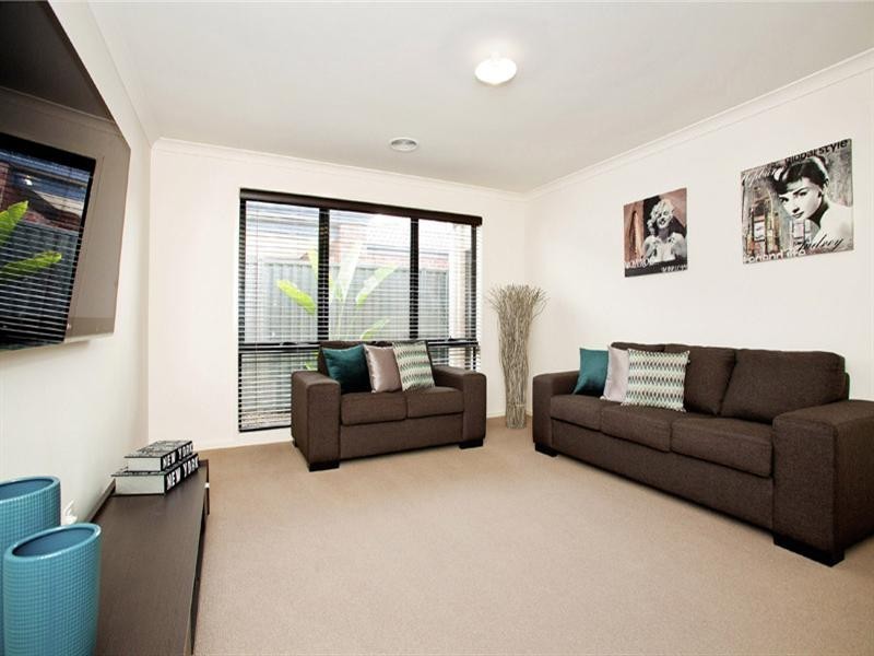 11 Moorhen Drive, Lara VIC 3212