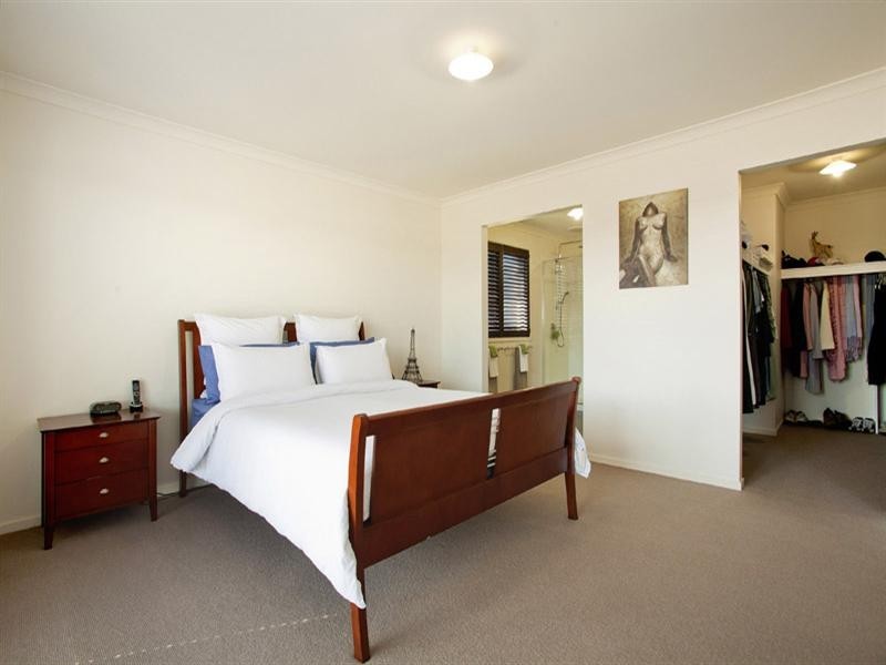 11 Moorhen Drive, Lara VIC 3212