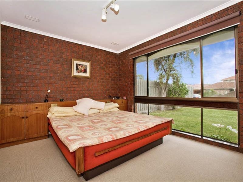 8 Owen Court, Corio VIC 3214