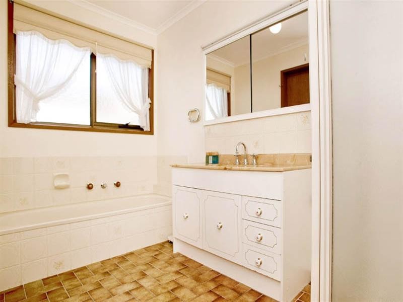 36 Benjamin Drive, Lara VIC 3212