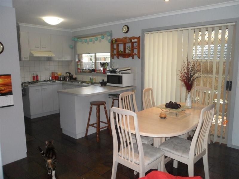38 Cameron Crescent, Lara VIC 3212
